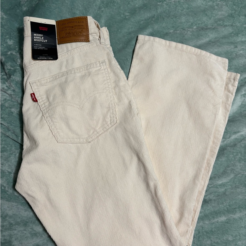 NWT Levi's Off-White Midrise Ankle Bootcut Jeans